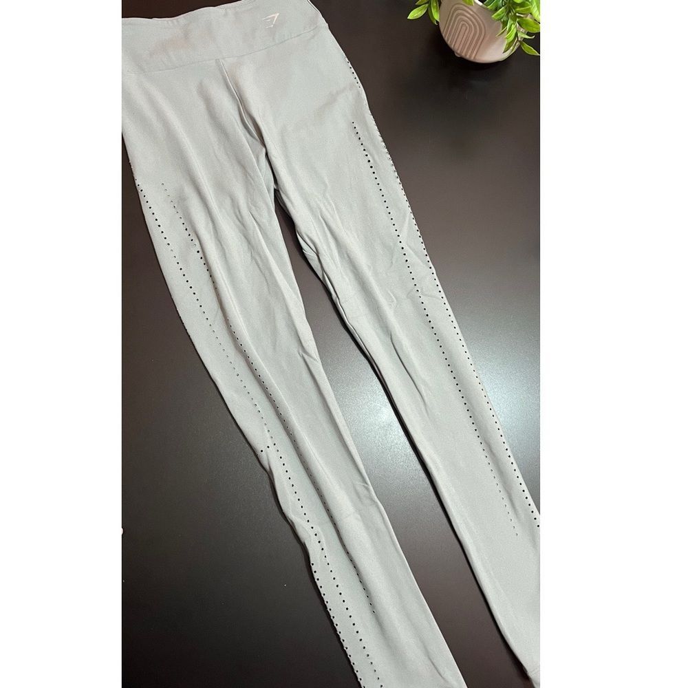 Gymshark Sage Green Seamless Design Laser cut Leggings Size XS guc